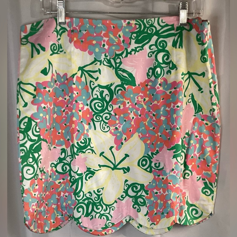Lilly Pulitzer Skirt, Floral With Scalloped Hem. Zip Closure. Lined. Size 12.